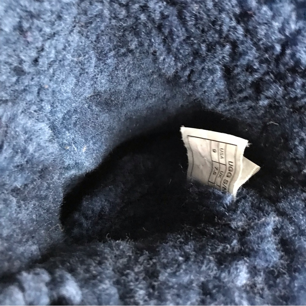 UGG Bailey Button II Boot - Picture 10 of 10